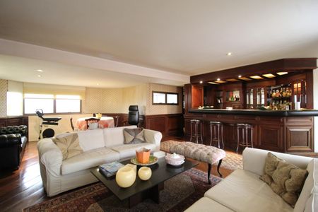 Apartamento à venda com 250m², 2 quartos e 3 vagasCobertura