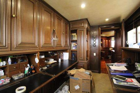 Apartamento à venda com 250m², 2 quartos e 3 vagasEscritório