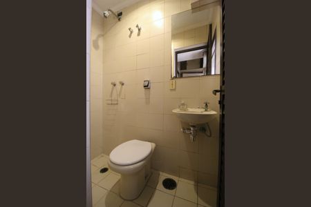 Apartamento à venda com 250m², 2 quartos e 3 vagasBanheiro de Serviço