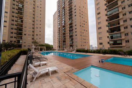 Apartamento à venda com 87m², 3 quartos e 2 vagas Apartamento à venda com 87m², 3 quartos e 2 vagasÁrea comum - Piscina