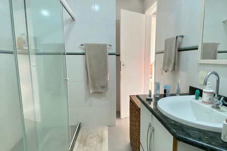 Apartamento à venda com 60m², 2 quartos e 1 vaga Apartamento à venda com 60m², 2 quartos e 1 vagaBanheiro