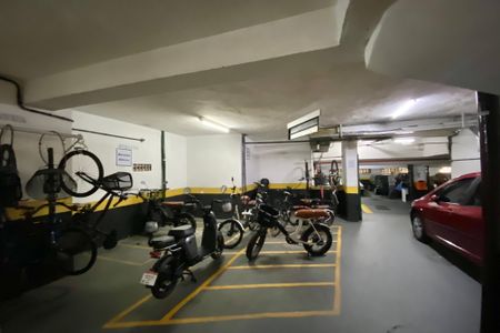 Apartamento à venda com 60m², 2 quartos e 1 vaga Apartamento à venda com 60m², 2 quartos e 1 vagaGaragem