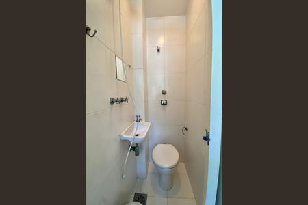 Apartamento à venda com 60m², 2 quartos e 1 vaga Apartamento à venda com 60m², 2 quartos e 1 vagaBanheiro de serviço