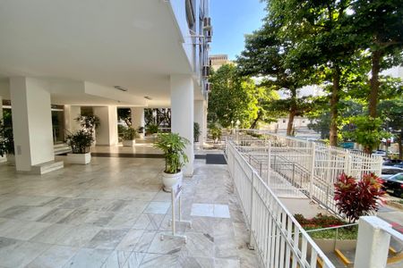 Apartamento à venda com 60m², 2 quartos e 1 vaga Apartamento à venda com 60m², 2 quartos e 1 vagaFachada