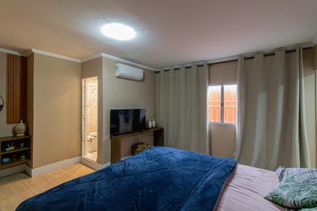 Casa à venda com 250m², 3 quartos e 2 vagasSuíte 1 