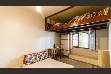 Casa à venda com 240m², 5 quartos e 1 vaga