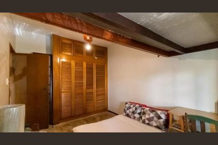 Casa à venda com 240m², 5 quartos e 1 vaga