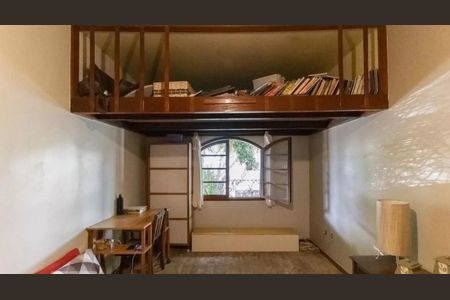 Casa à venda com 240m², 5 quartos e 1 vaga