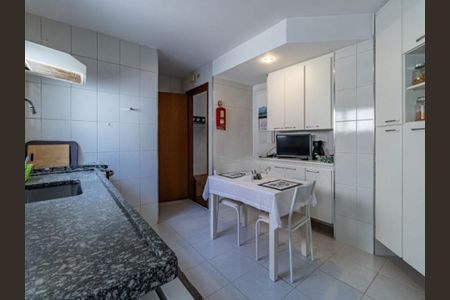 Apartamento à venda com 214m², 3 quartos e 2 vagas