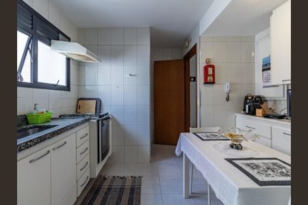 Apartamento à venda com 214m², 3 quartos e 2 vagas