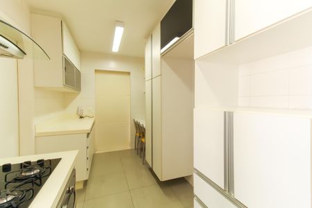 Apartamento à venda com 115m², 2 quartos e 2 vagas Apartamento à venda com 115m², 2 quartos e 2 vagasCozinha