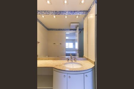 Apartamento à venda com 115m², 2 quartos e 2 vagas Apartamento à venda com 115m², 2 quartos e 2 vagasBanheiro da Suíte 3