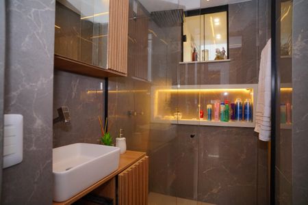 Apartamento à venda com 90m², 3 quartos e 1 vaga Apartamento à venda com 90m², 3 quartos e 1 vagaBanheiro Social