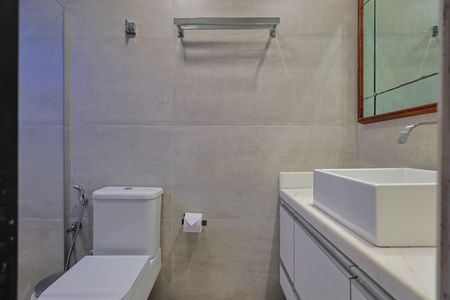 Apartamento à venda com 135m², 2 quartos e 1 vaga Apartamento à venda com 135m², 2 quartos e 1 vagaBanheiro da Suíte