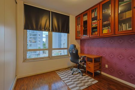 Apartamento à venda com 135m², 2 quartos e 1 vaga Apartamento à venda com 135m², 2 quartos e 1 vagaQuarto