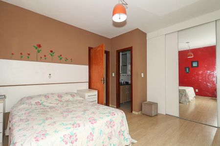 Casa à venda com 238m², 4 quartos e 3 vagasSuíte