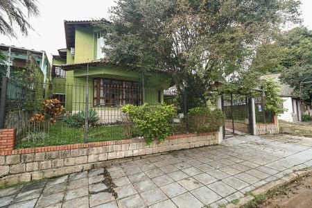 Casa à venda com 238m², 4 quartos e 3 vagasFachada