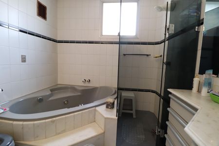 Apartamento para alugar com 204m², 4 quartos e 2 vagasBanheiro do Quarto 3