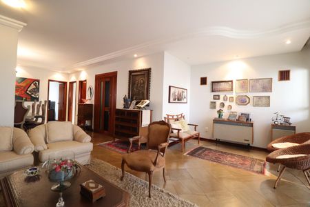 Apartamento para alugar com 204m², 4 quartos e 2 vagasSala