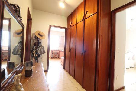 Apartamento para alugar com 204m², 4 quartos e 2 vagasCorredor Armário