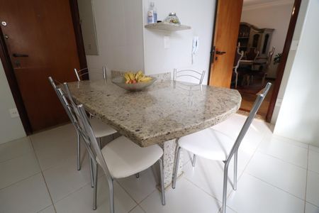 Apartamento para alugar com 204m², 4 quartos e 2 vagasCozinha