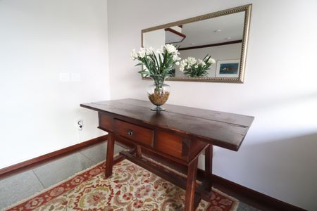 Apartamento para alugar com 204m², 4 quartos e 2 vagasHall social