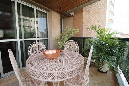 Apartamento para alugar com 204m², 4 quartos e 2 vagasSacada