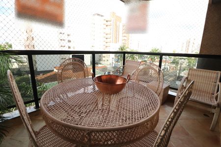Apartamento para alugar com 204m², 4 quartos e 2 vagasSacada