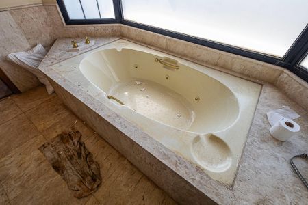 Apartamento à venda com 278m², 4 quartos e 3 vagasSuíte 1 - Banheiro