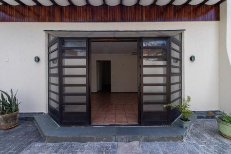 Casa de condomínio à venda com 353m², 3 quartos e 2 vagasEntrada