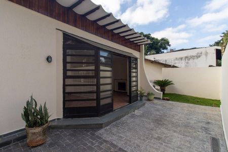 Casa de condomínio à venda com 353m², 3 quartos e 2 vagasQuintal