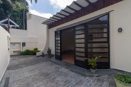Casa de condomínio à venda com 353m², 3 quartos e 2 vagasQuintal