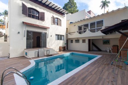 Casa de condomínio à venda com 353m², 3 quartos e 2 vagasPiscina