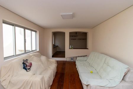 Casa de condomínio à venda com 353m², 3 quartos e 2 vagasSala de TV