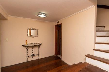 Casa de condomínio à venda com 353m², 3 quartos e 2 vagasHall de entrada