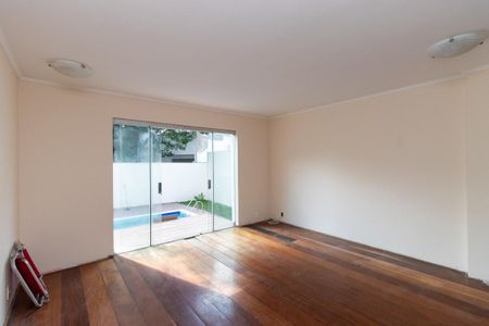 Casa de condomínio à venda com 353m², 3 quartos e 2 vagasSala