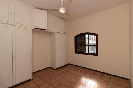 Casa de condomínio à venda com 353m², 3 quartos e 2 vagasQuarto Suíte