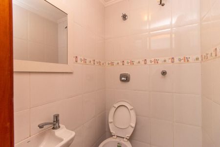 Casa de condomínio à venda com 353m², 3 quartos e 2 vagasBanheiro de serviço