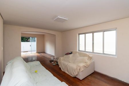 Casa de condomínio à venda com 353m², 3 quartos e 2 vagasSala de TV