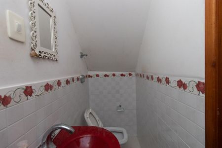 Casa de condomínio à venda com 353m², 3 quartos e 2 vagasLavabo