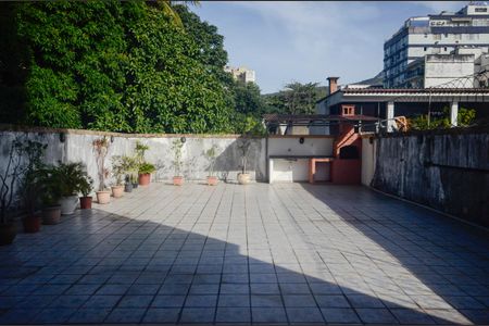 Apartamento à venda com 83m², 2 quartos e 1 vaga Apartamento à venda com 83m², 2 quartos e 1 vagaÁrea comum - Churrasqueira