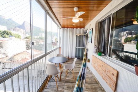 Apartamento à venda com 83m², 2 quartos e 1 vaga Apartamento à venda com 83m², 2 quartos e 1 vagaVaranda da Sala