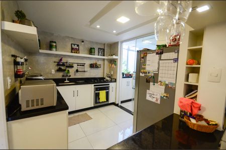 Apartamento à venda com 83m², 2 quartos e 1 vaga Apartamento à venda com 83m², 2 quartos e 1 vagaCozinha