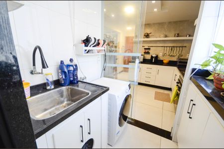 Apartamento à venda com 83m², 2 quartos e 1 vaga Apartamento à venda com 83m², 2 quartos e 1 vagaÁrea de Serviço