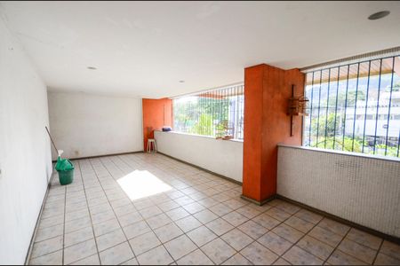 Apartamento à venda com 83m², 2 quartos e 1 vaga Apartamento à venda com 83m², 2 quartos e 1 vagaÁrea comum - Playground