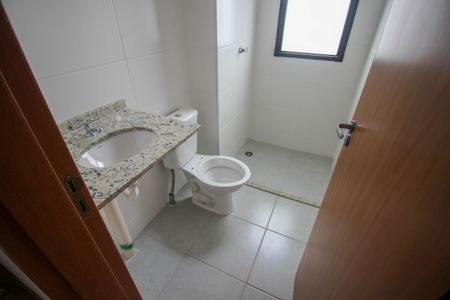 Apartamento para alugar com 56m², 2 quartos e 1 vaga Apartamento para alugar com 56m², 2 quartos e 1 vagaBanheiro da Suíte