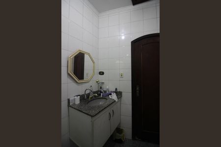 Casa à venda com 217m², 4 quartos e 2 vagasBanheiro Social