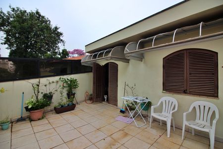 Casa à venda com 217m², 4 quartos e 2 vagasSuíte Sacada