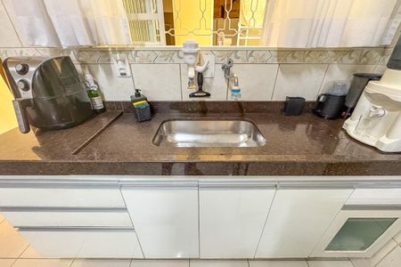 Casa à venda com 160m², 3 quartos e 2 vagas Casa à venda com 160m², 3 quartos e 2 vagasCozinha