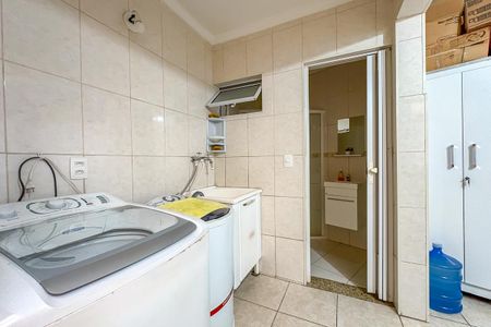 Casa à venda com 160m², 3 quartos e 2 vagas Casa à venda com 160m², 3 quartos e 2 vagasLavanderia